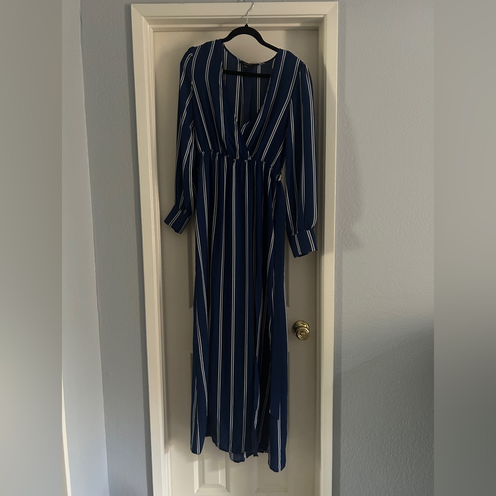 Forever 21 Blue And White Long Sleeve Dress